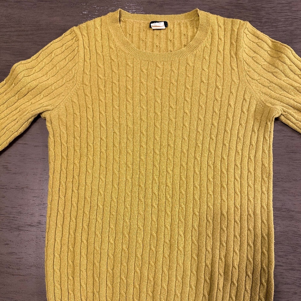 Women's spring green JCrew cable knit sweater